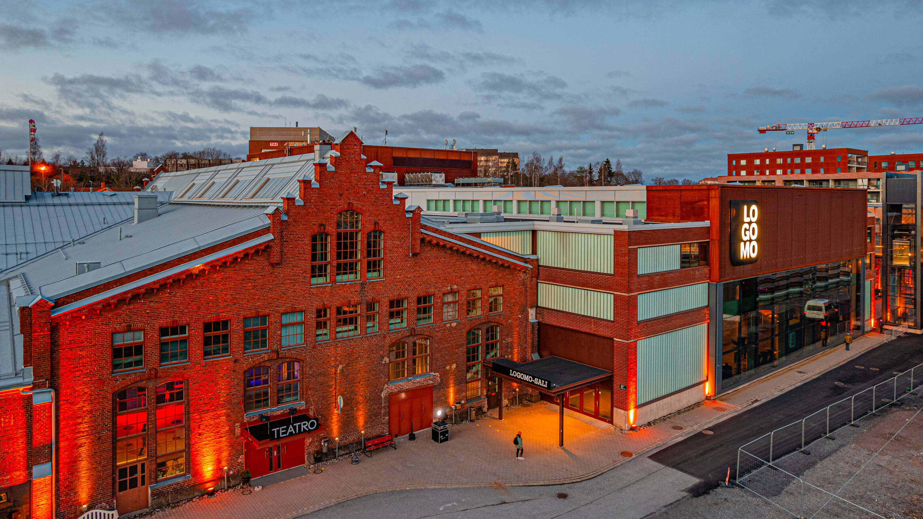 A red-brick defunct locomotive workshop transformed into a centre for culture, arts and creative economy.
